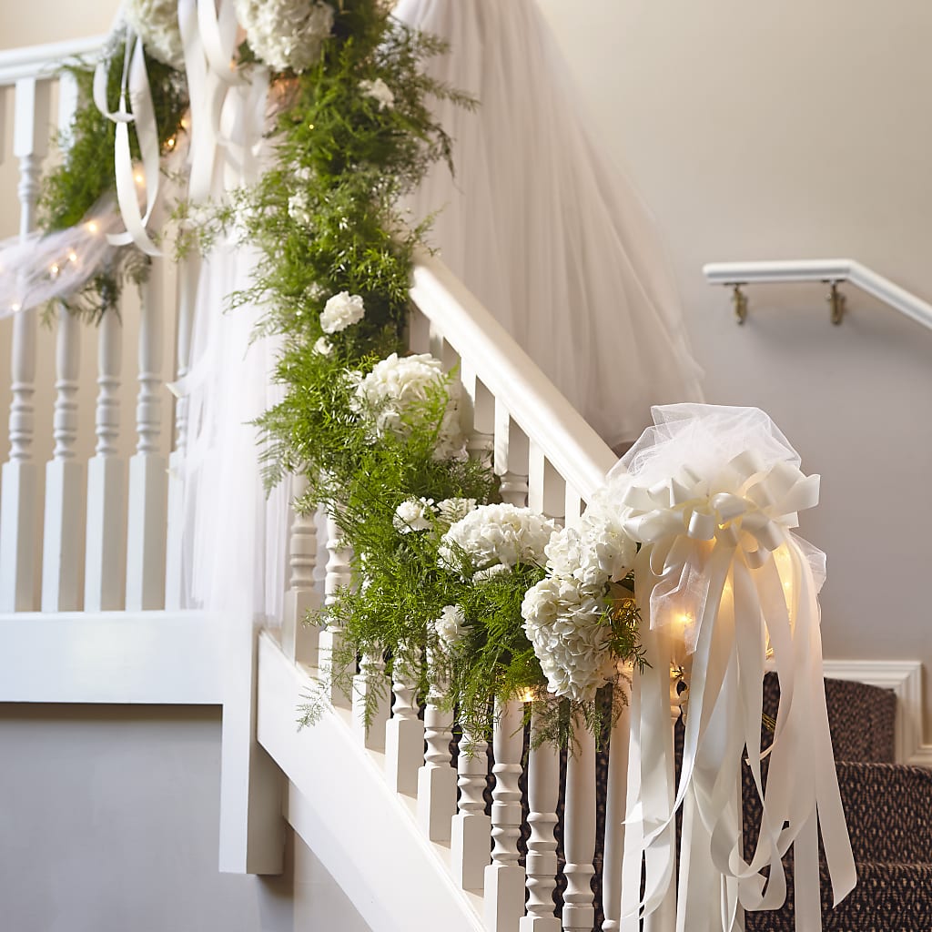 Champagne Dreams Garland – Mongis Luxe Creations Llc, Old Bridge NJ