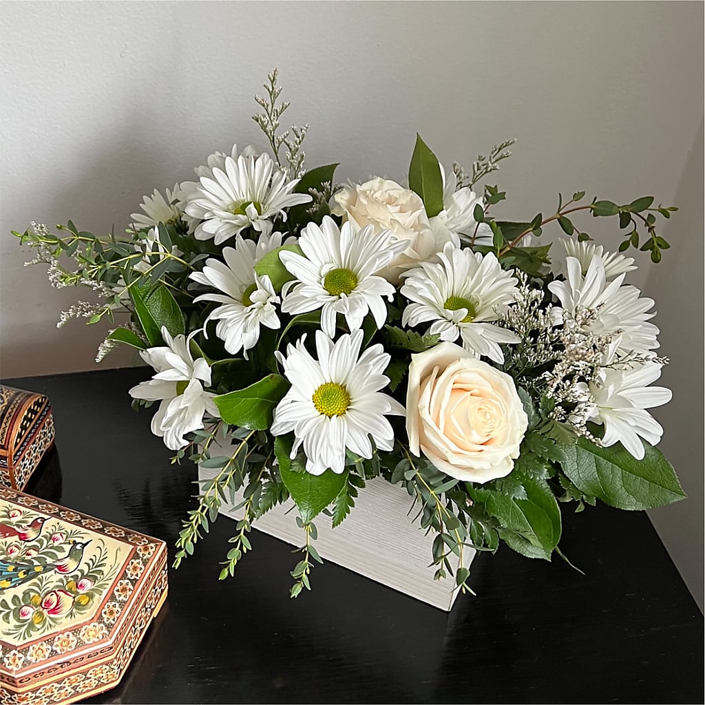 Fresh Linen Box Bouquet –  Mongis Luxe Creations Llc, Old Bridge NJ
