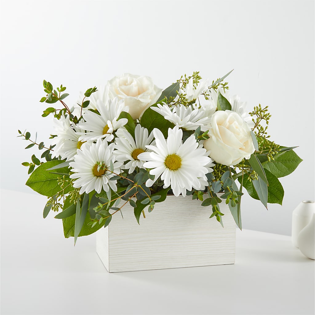 Fresh Linen Box Bouquet –  Mongis Luxe Creations Llc, Old Bridge NJ