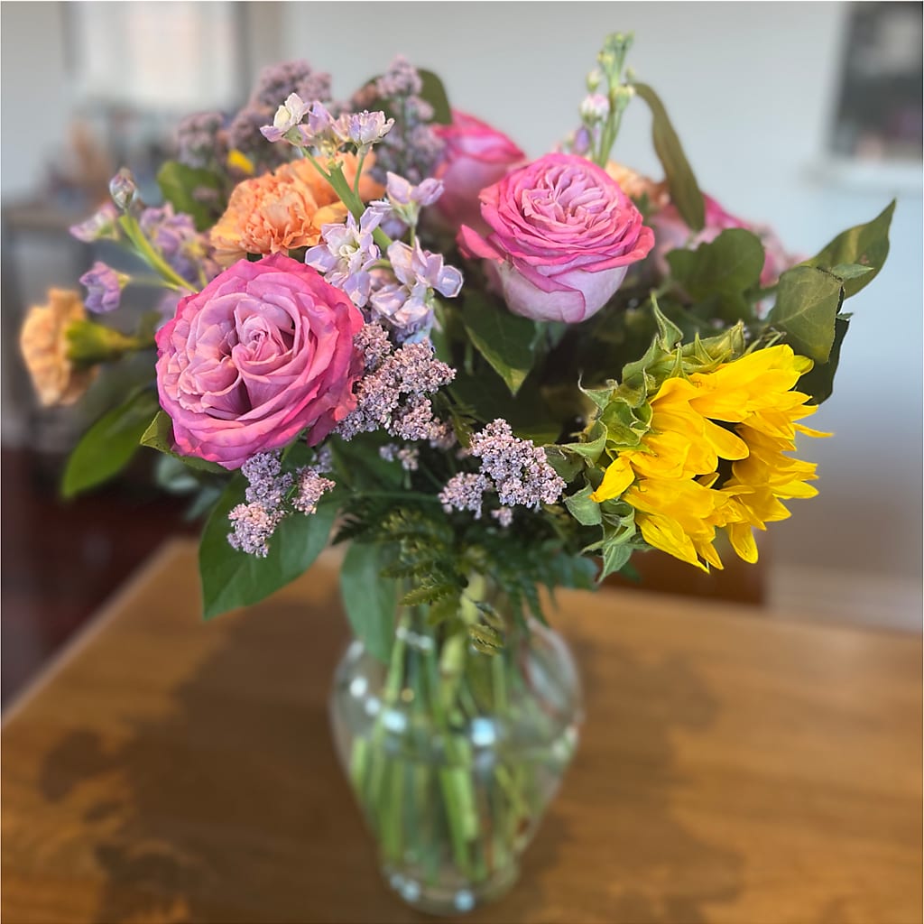 Yellow Brick Road Bouquet –  Mongis Luxe Creations Llc, Old Bridge NJ