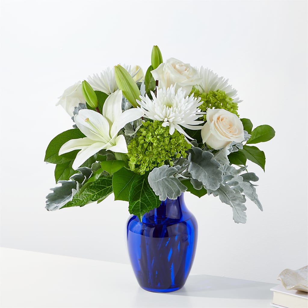 Snowy Dreams Bouquet –  Mongis Luxe Creations Llc, Old Bridge NJ