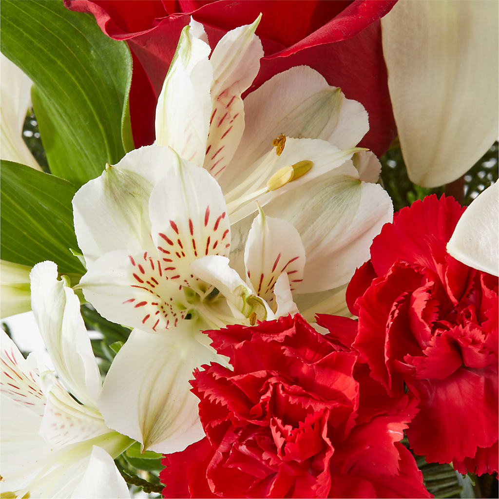 Holiday Season Bouquet –  Mongis Luxe Creations Llc, Old Bridge NJ