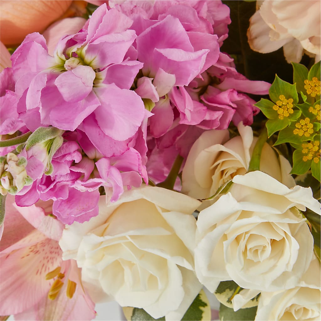 Paradise Bouquet –  Mongis Luxe Creations Llc, Old Bridge NJ