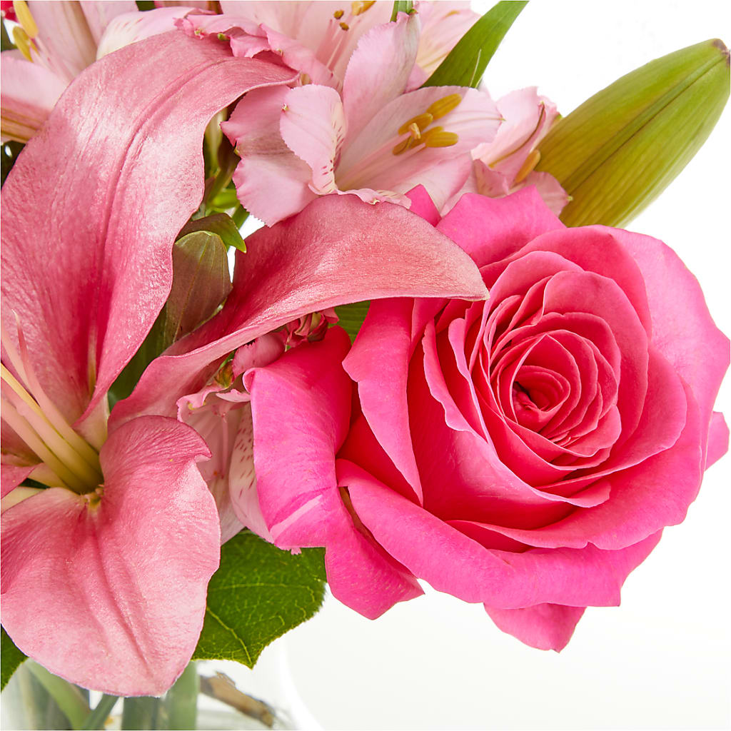 Lots of Love Bouquet –  Mongis Luxe Creations Llc, Old Bridge NJ