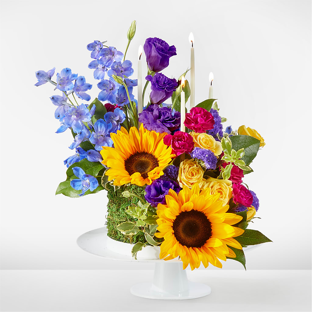 Star of the Day Floral Cake –  Mongis Luxe Creations Llc, Old Bridge NJ