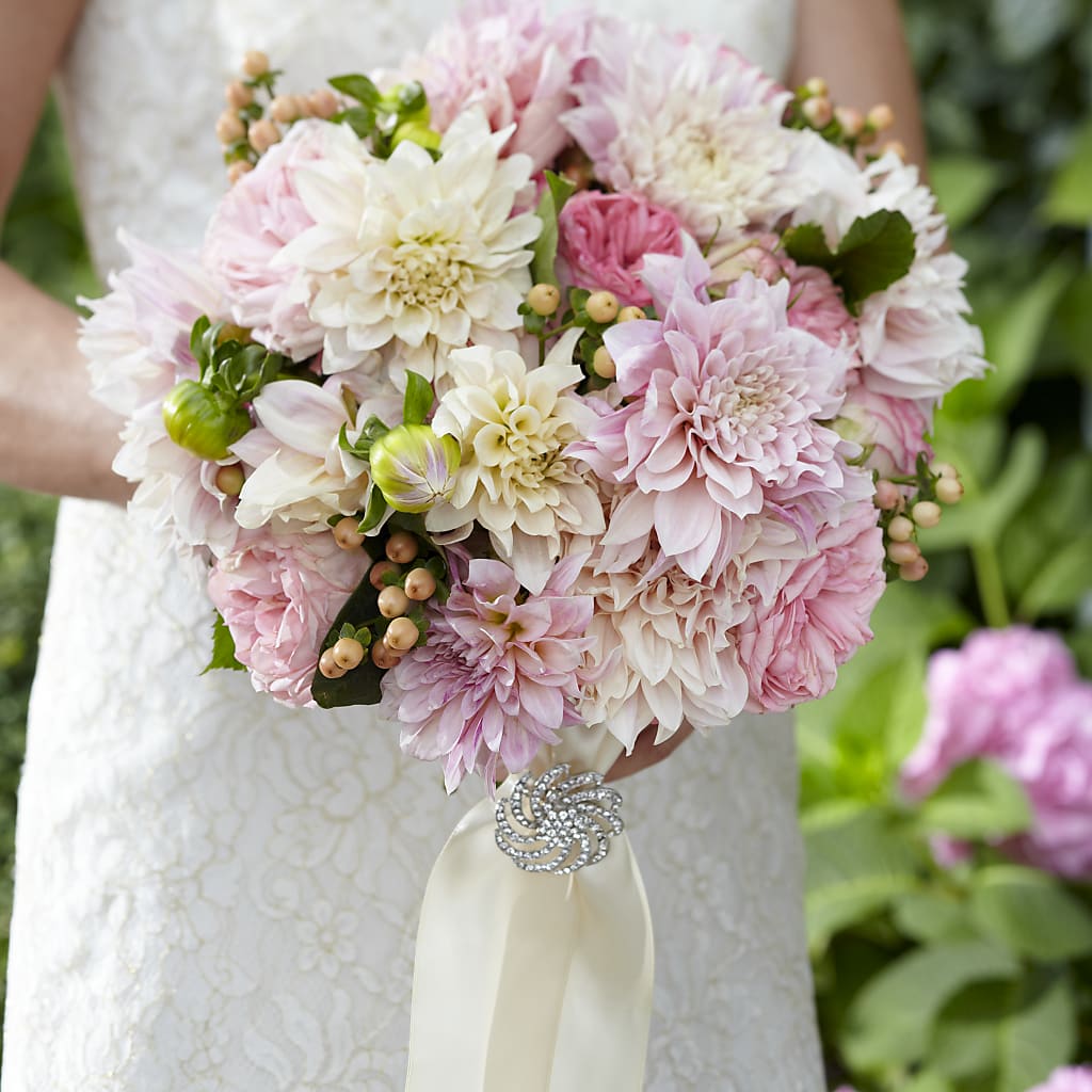 Heart's Promise Bouquet –  Mongis Luxe Creations Llc, Old Bridge NJ