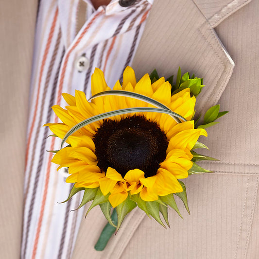 Free Spirit Boutonniere –  Mongis Luxe Creations Llc, Old Bridge NJ