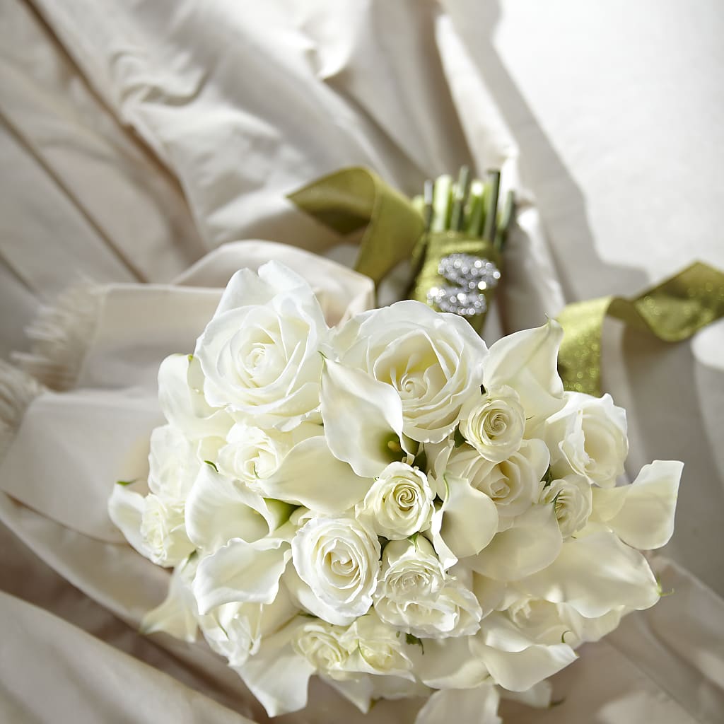 Serene Highness Bouquet –  Mongis Luxe Creations Llc, Old Bridge NJ